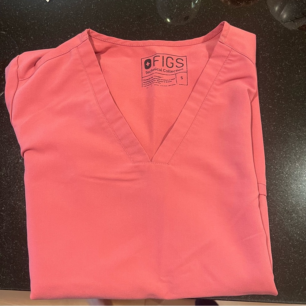 Figs Casma Top in Limited Edition Quartz Color